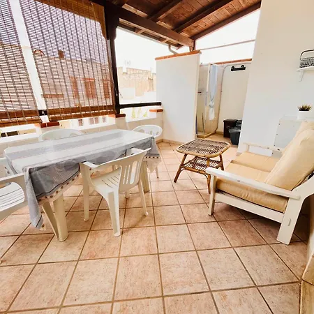 House On The 公寓 *